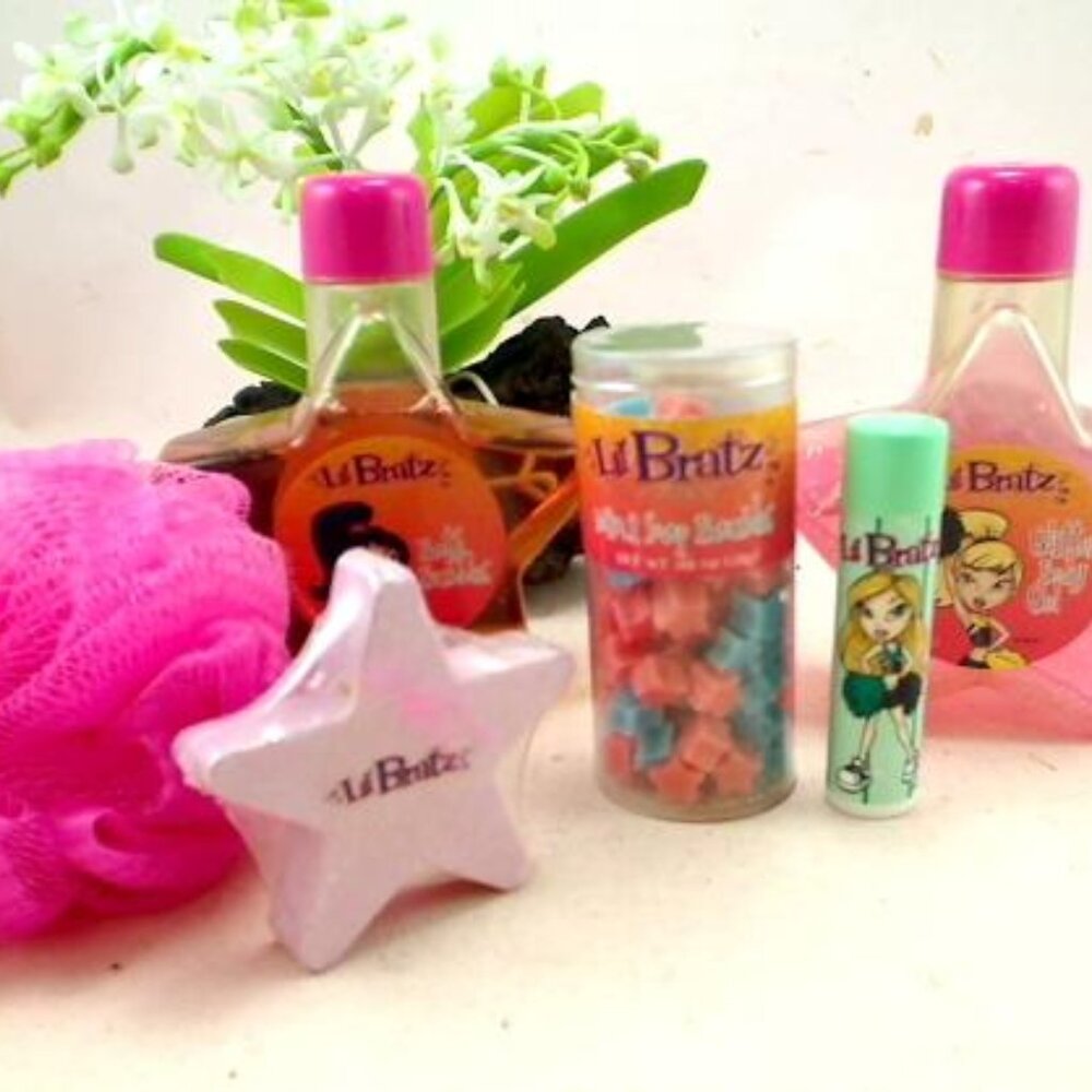 LIL' Bratz 6 Pc Spa Set-Bath Bubbles~Glitter Body Gel~Soap~Fizzie~Lip Balm~Scrub
